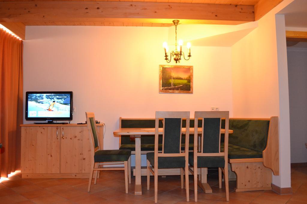Appartement Hotel Sonneck Konigsleiten Bilik gambar